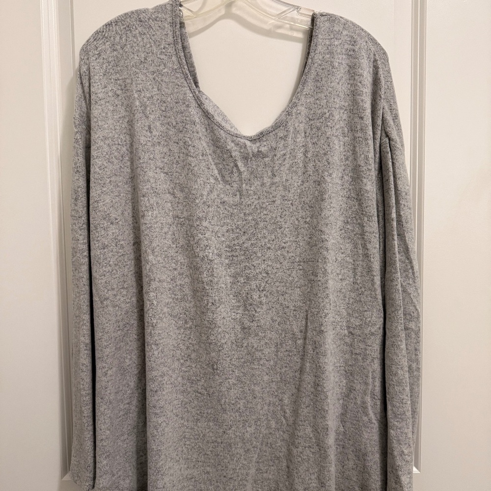 Just Fab long sleeve sweater. Size XXL.